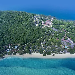 Resort Resort, Leam Tong